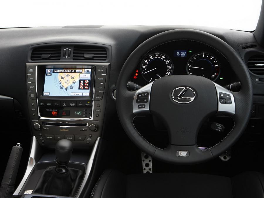  Lexus IS200d 2010 года  (UK) (фото 9 из 9)